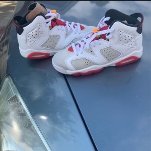 boys Jordan 6 “hare”